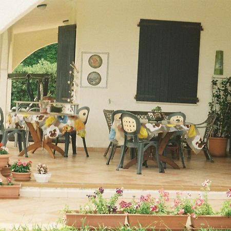سارّوتش Villa Adelina المظهر الخارجي الصورة