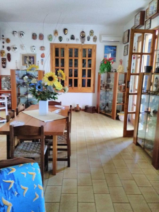 سارّوتش Villa Adelina المظهر الخارجي الصورة