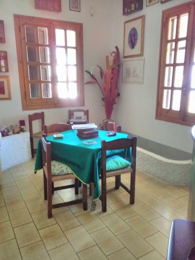 سارّوتش Villa Adelina المظهر الخارجي الصورة